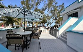 Alamanda Villas on Holmes Beach